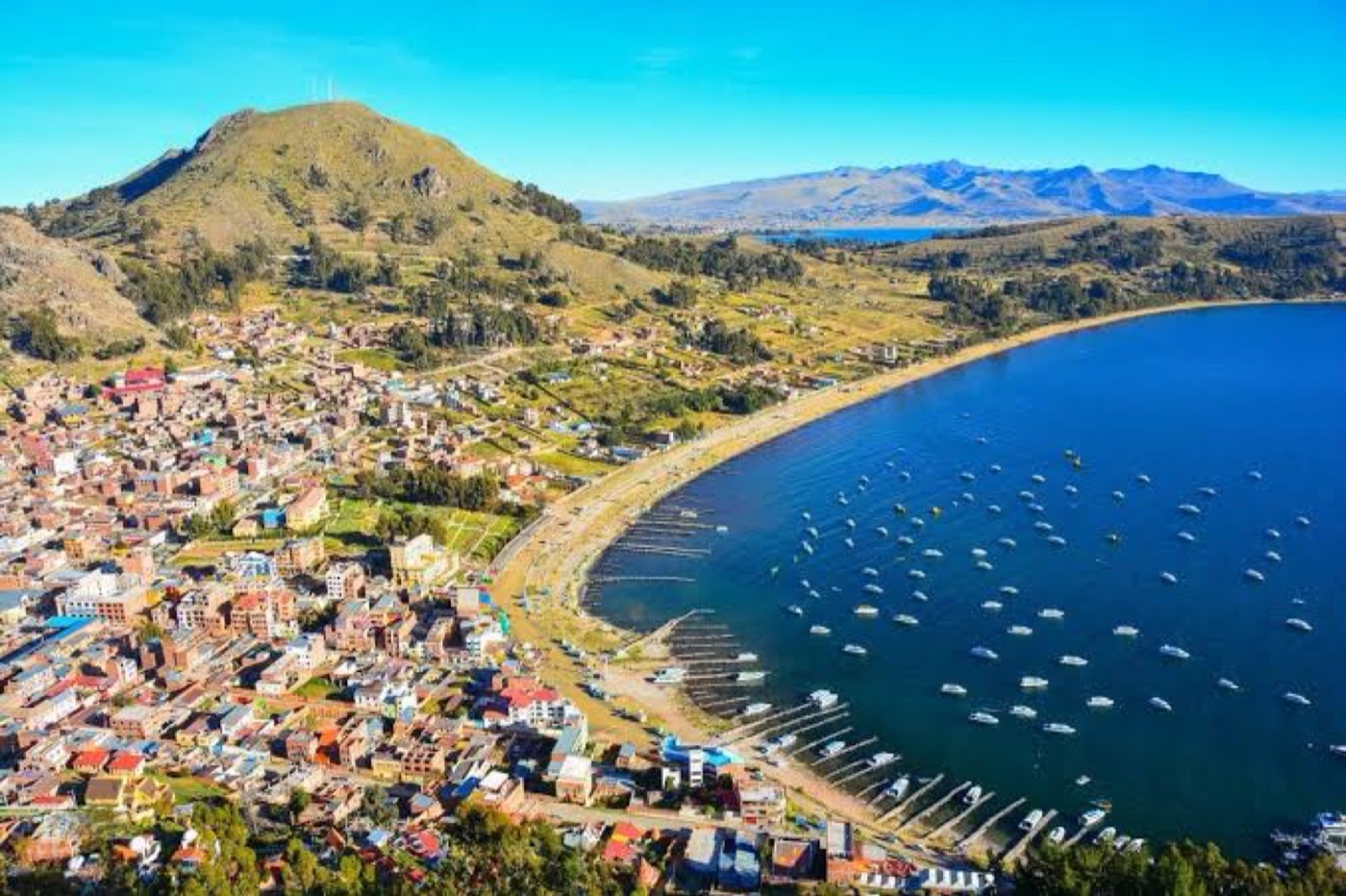Copacabana a la orilla del Lago Titicaca